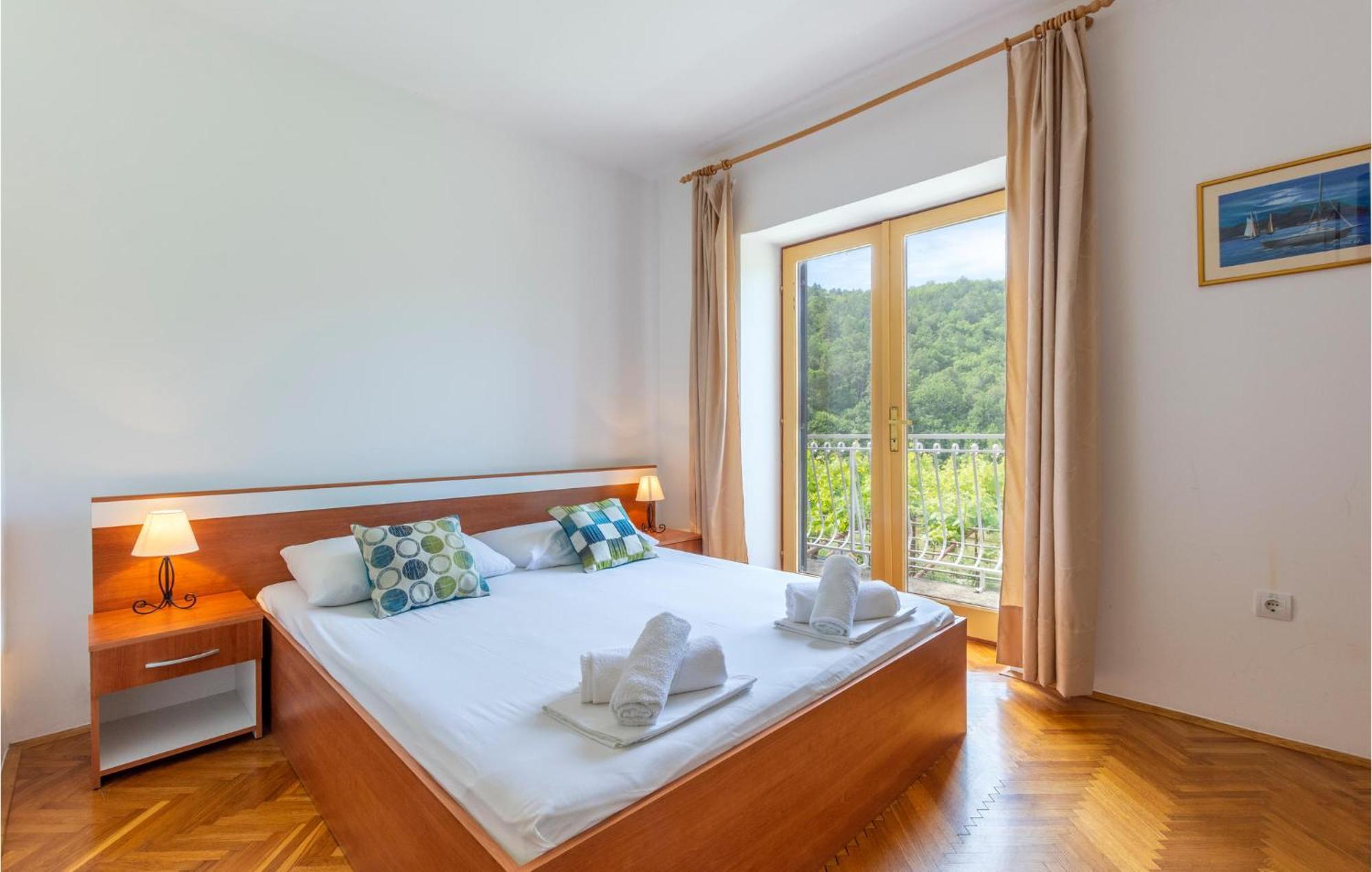 Awesome Apartment In Svinisce With Kitchenette Экстерьер фото